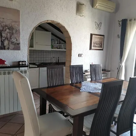 Moderne Ferienwohnung Mit Terrasse Apartment