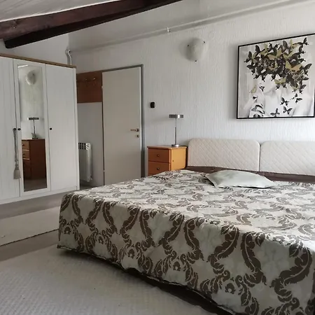 Moderne Ferienwohnung Mit Terrasse Apartament